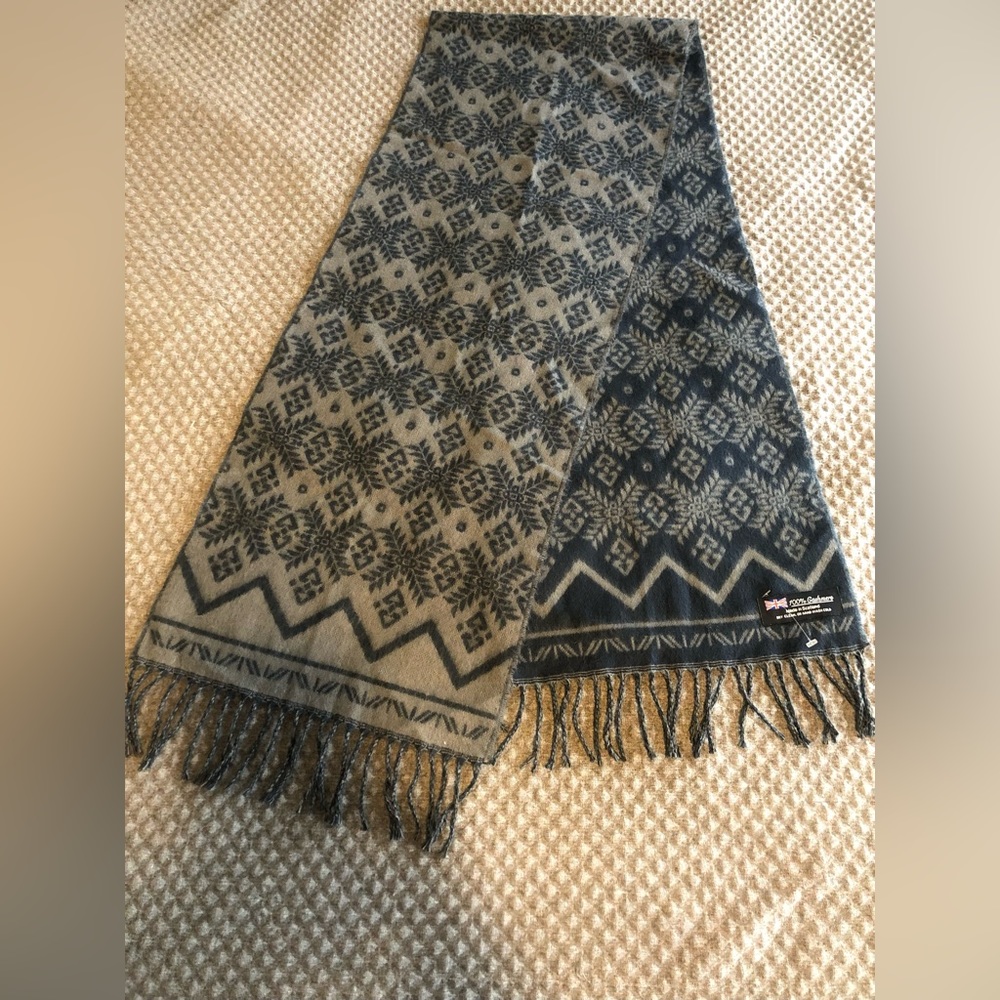 100% Cashmere scarf Scotland blue and gray. NWOT